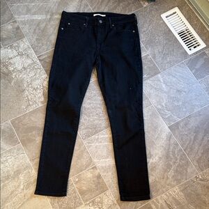 Levi’s 711 skinny black 30/30
Classic Black Women's Jeans like new